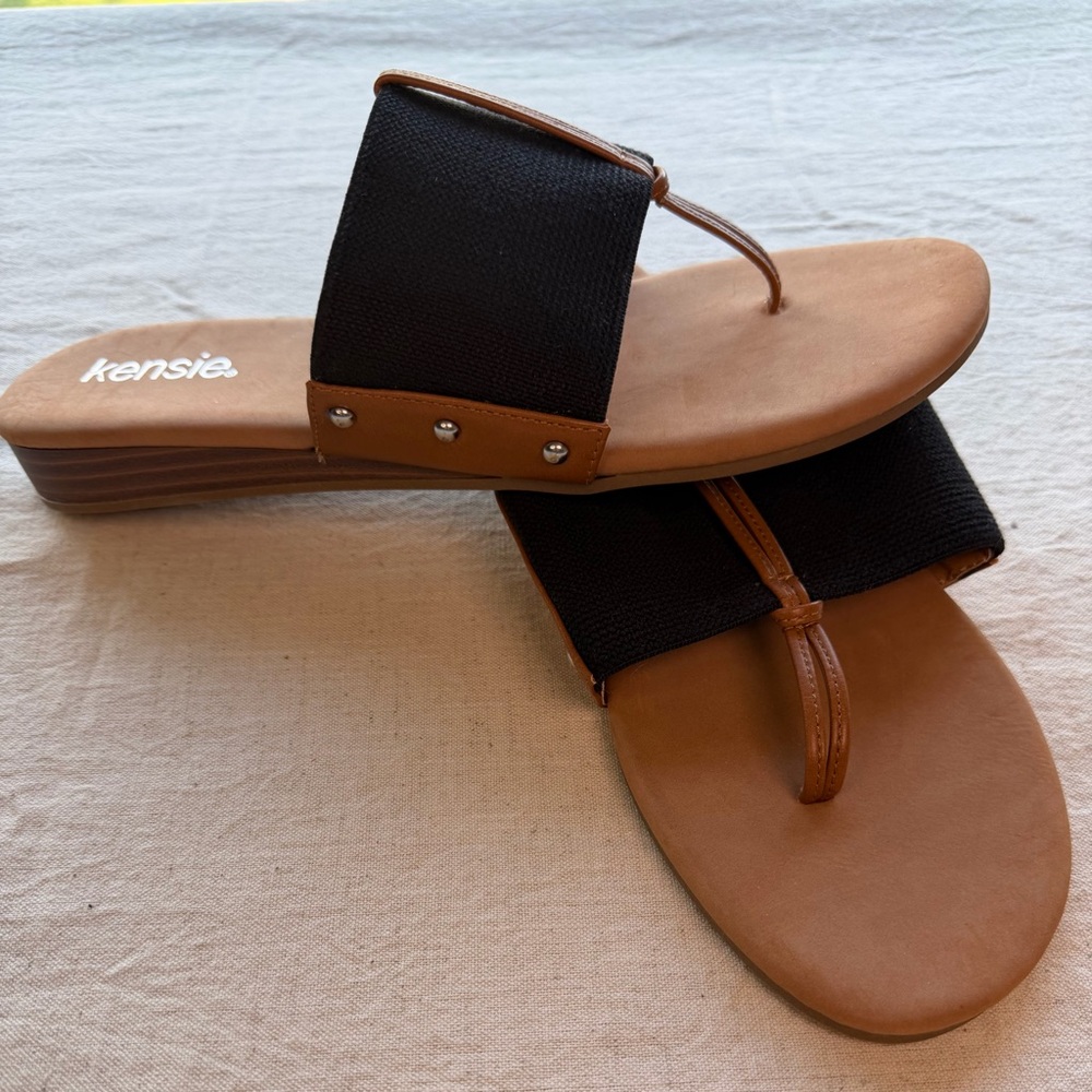 Kenzie Black and Brown Wide-Band Slide Sandals size 8 - Picture 9 of 9